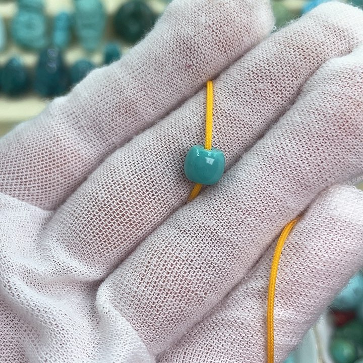 绿松石珠宝奇石未镶嵌小*巾