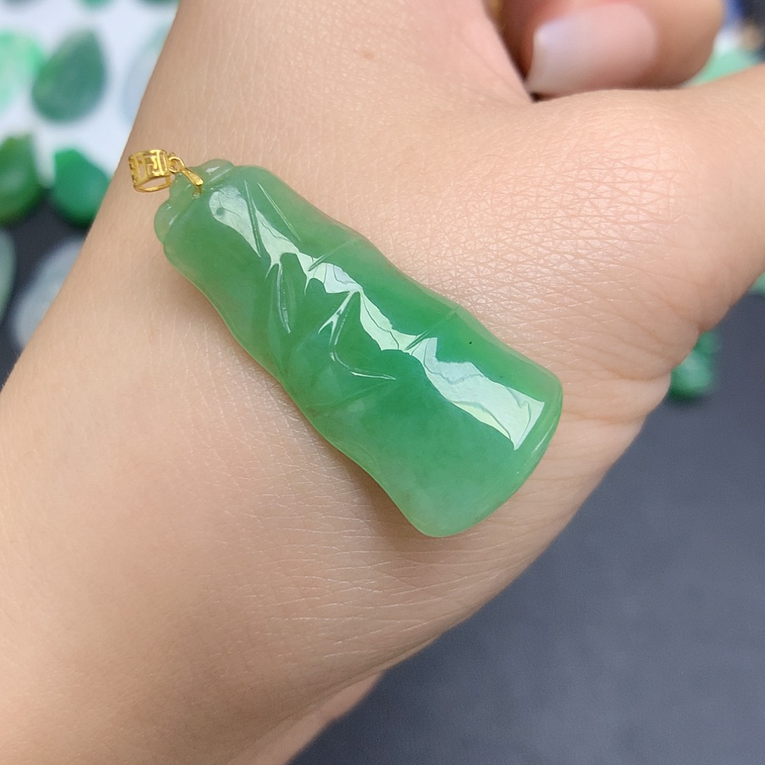 翡翠颈饰18K金镶嵌竹节