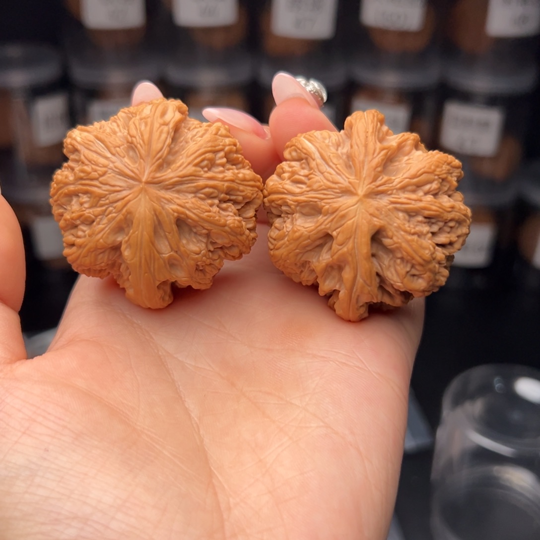 文玩核桃吊坠A****大粗筋