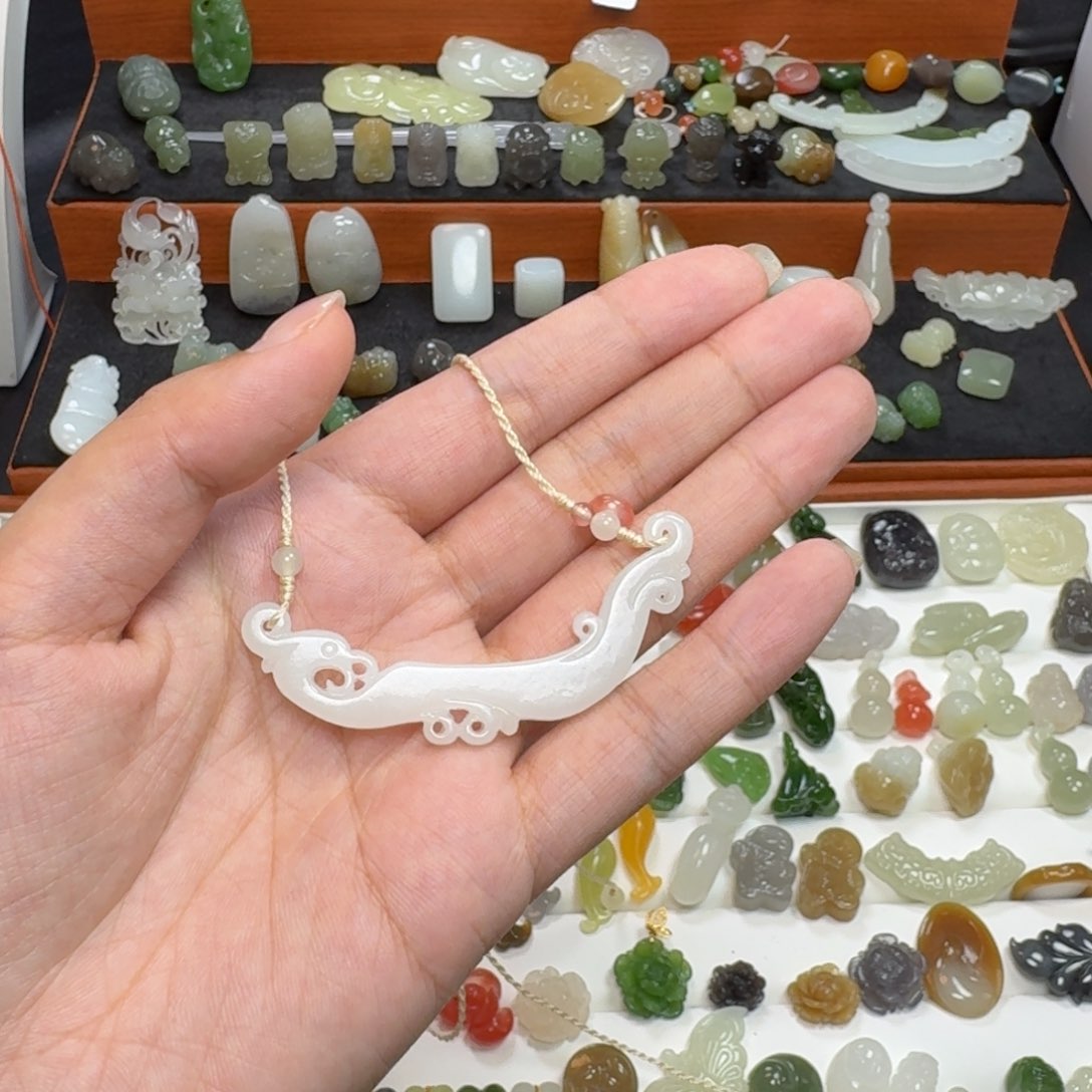 和田玉未镶嵌颈饰念*