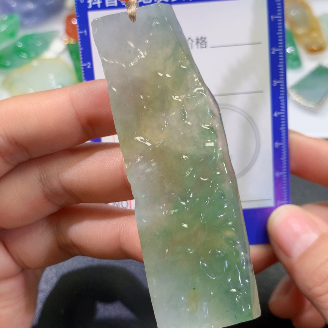 翡翠未镶嵌颈饰8586