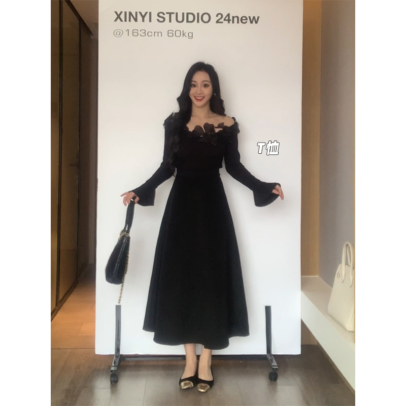 XINYI【柔暮蔷薇】秋冬网纱拼接花朵T恤女显瘦百搭上衣X624Y17794