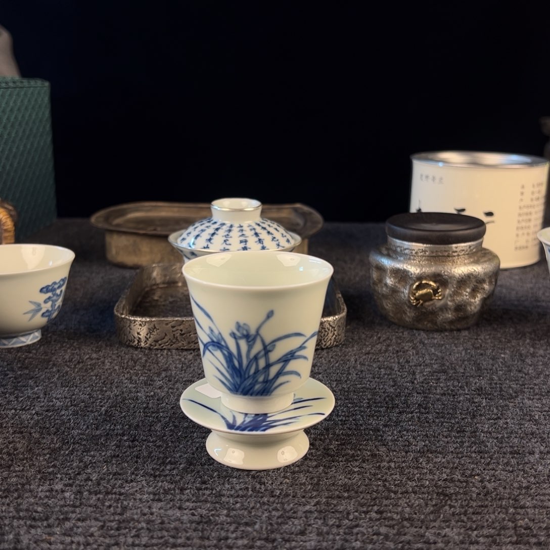 颖****E11111111111111111111