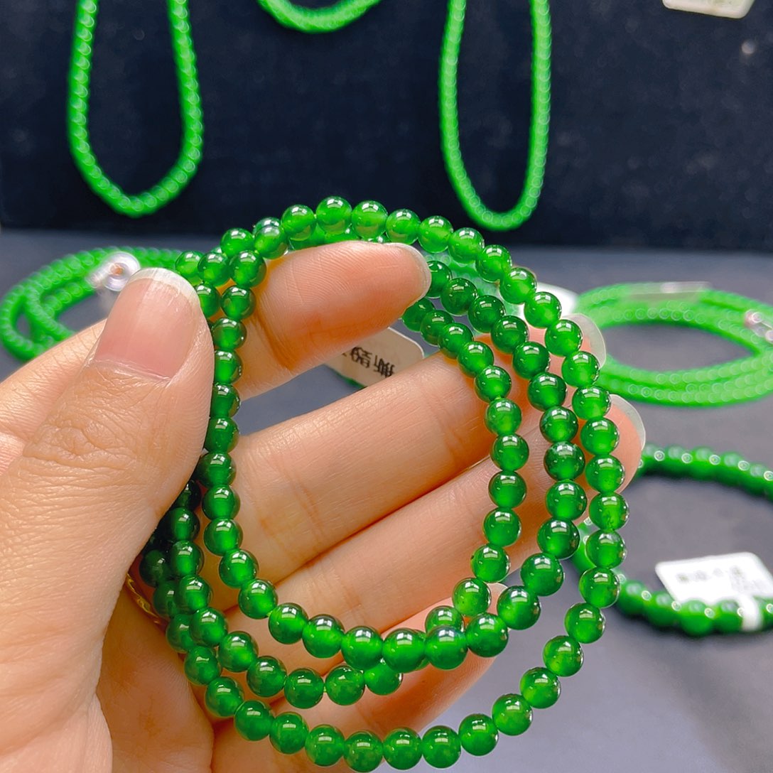 翡翠未镶嵌颈饰卡5