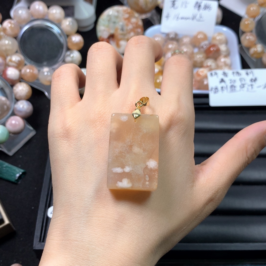 玛瑙/玉髓项圈未镶嵌