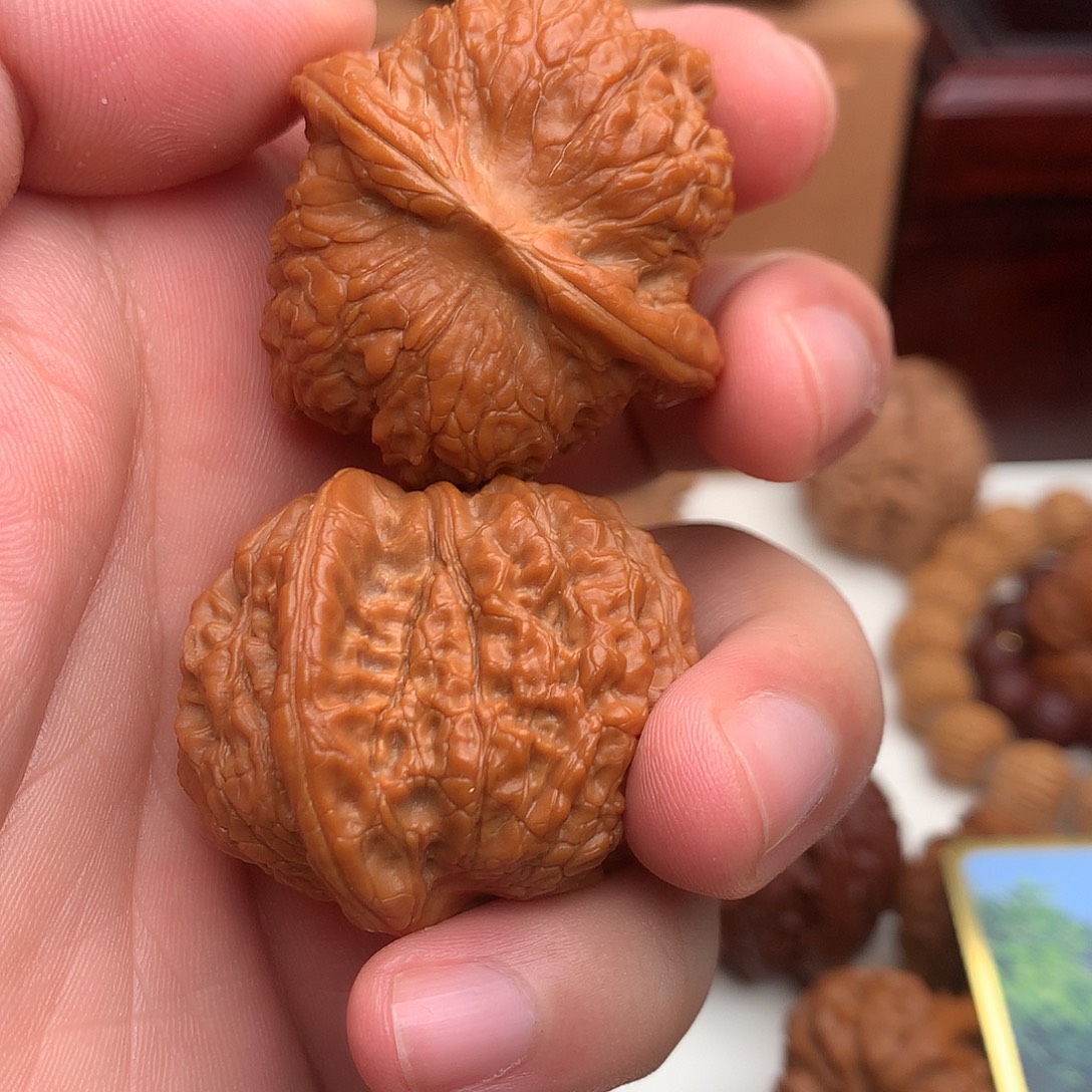 法***老文玩核桃吊坠血麒麟全品原树