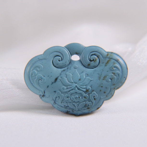 原矿绿松石雾霾蓝平安锁 尺寸38×26.6×9.2mm，重10.17g