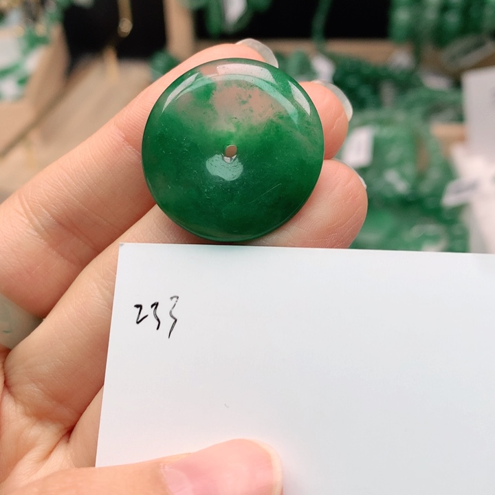 石英质玉颈饰未镶嵌颖