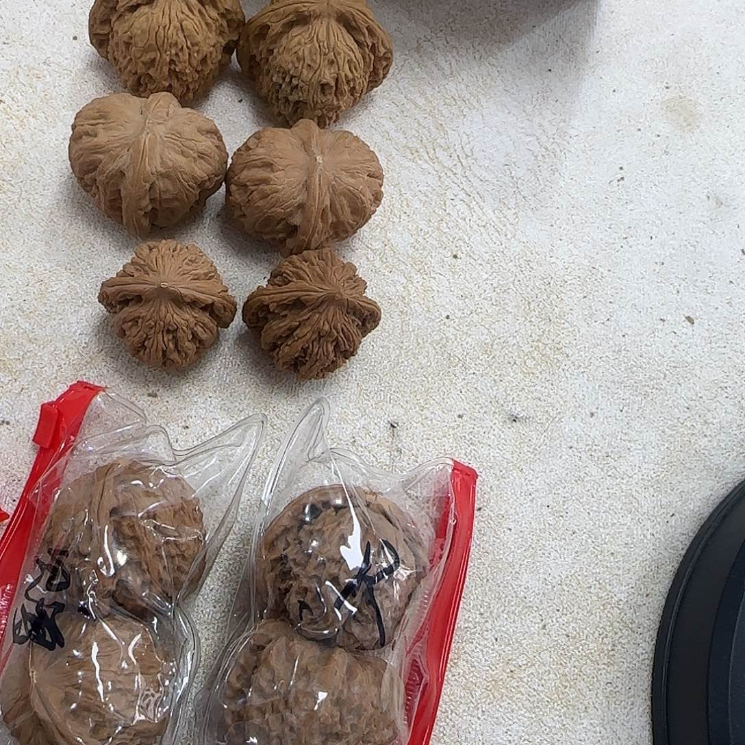 吊坠文玩核桃带黄间大尺球白全品无修可以自己袖想要的直接拍