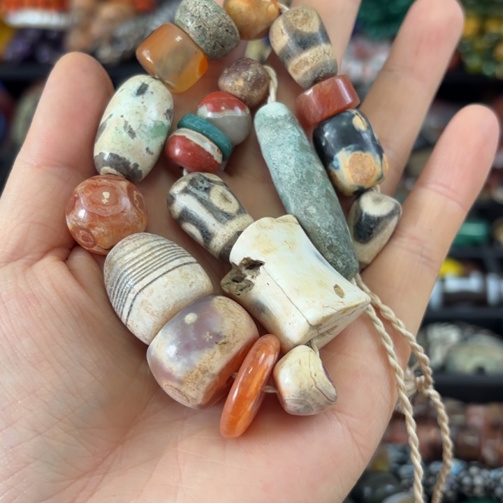 K***丫玛瑙/玉髓未镶嵌颈饰