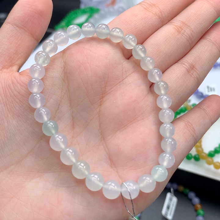 翡翠手镯未镶嵌翡翠