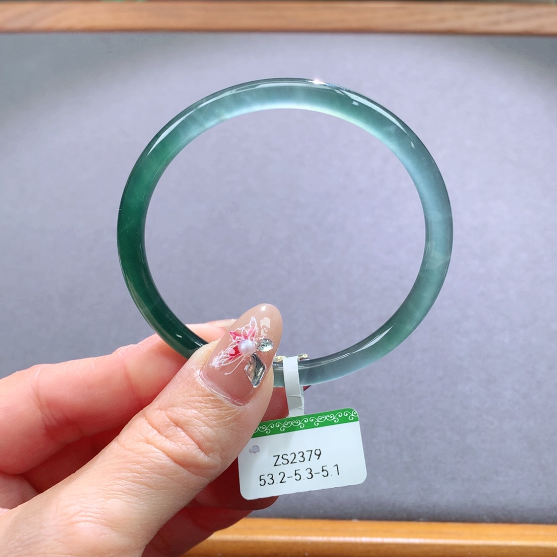 翡翠手镯未镶嵌天然翡翠手镯叮当镯