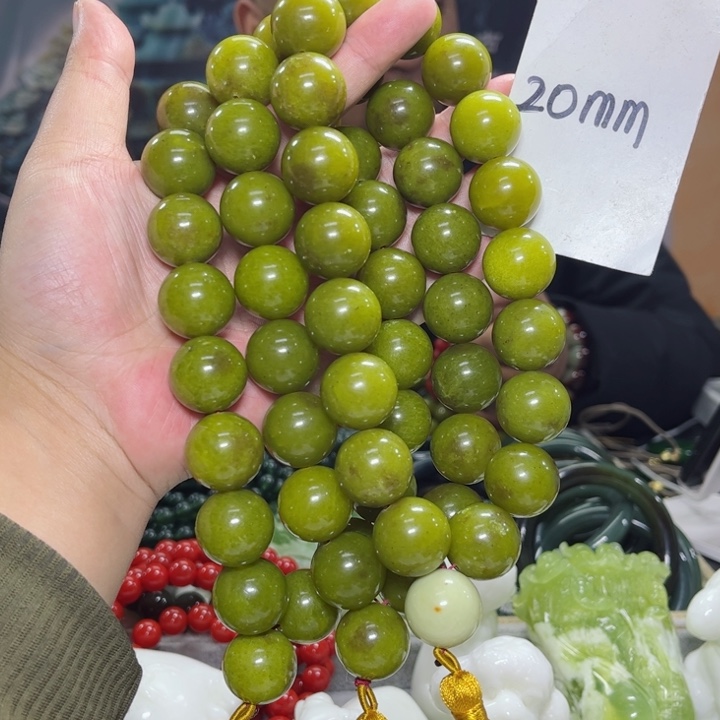 蛇纹石玉手持多样性发货未镶嵌