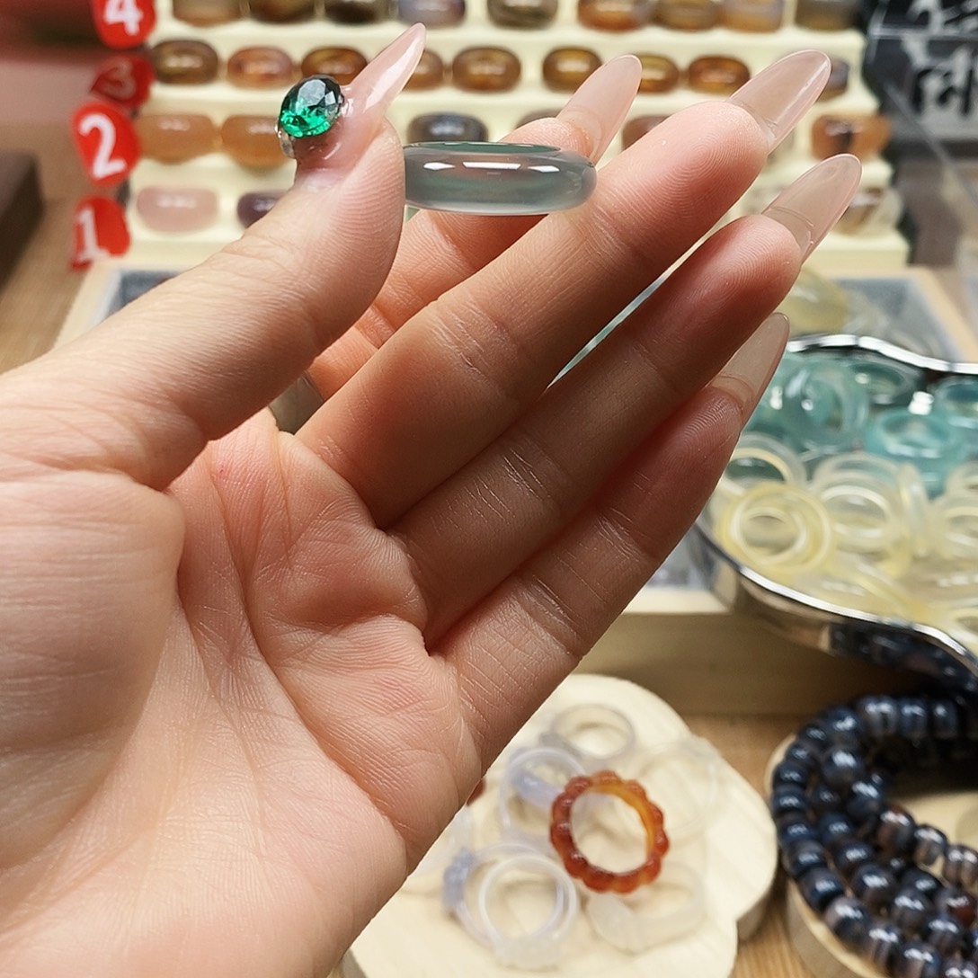 球***人玛瑙/玉髓未镶嵌戒指