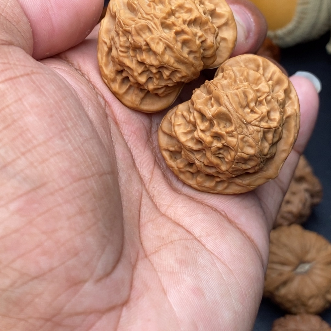 0***.文玩核桃吊坠40尺寸全品无修宫灯