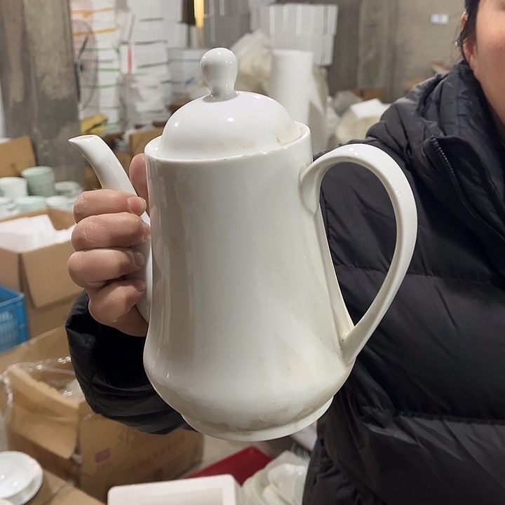 瓷片高白泥大水壶1200毫升一个微瑕包邮.自己洗