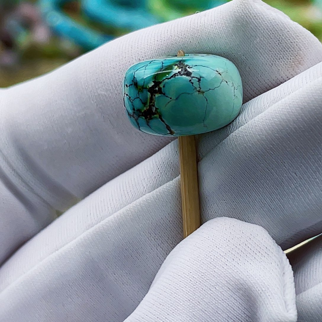 绿松石未镶嵌颈饰