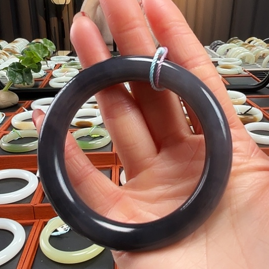 和田玉手镯卡56.3未镶嵌