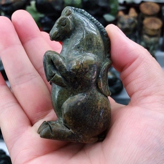 岫岩河磨玉（透闪石质玉）把件未镶嵌