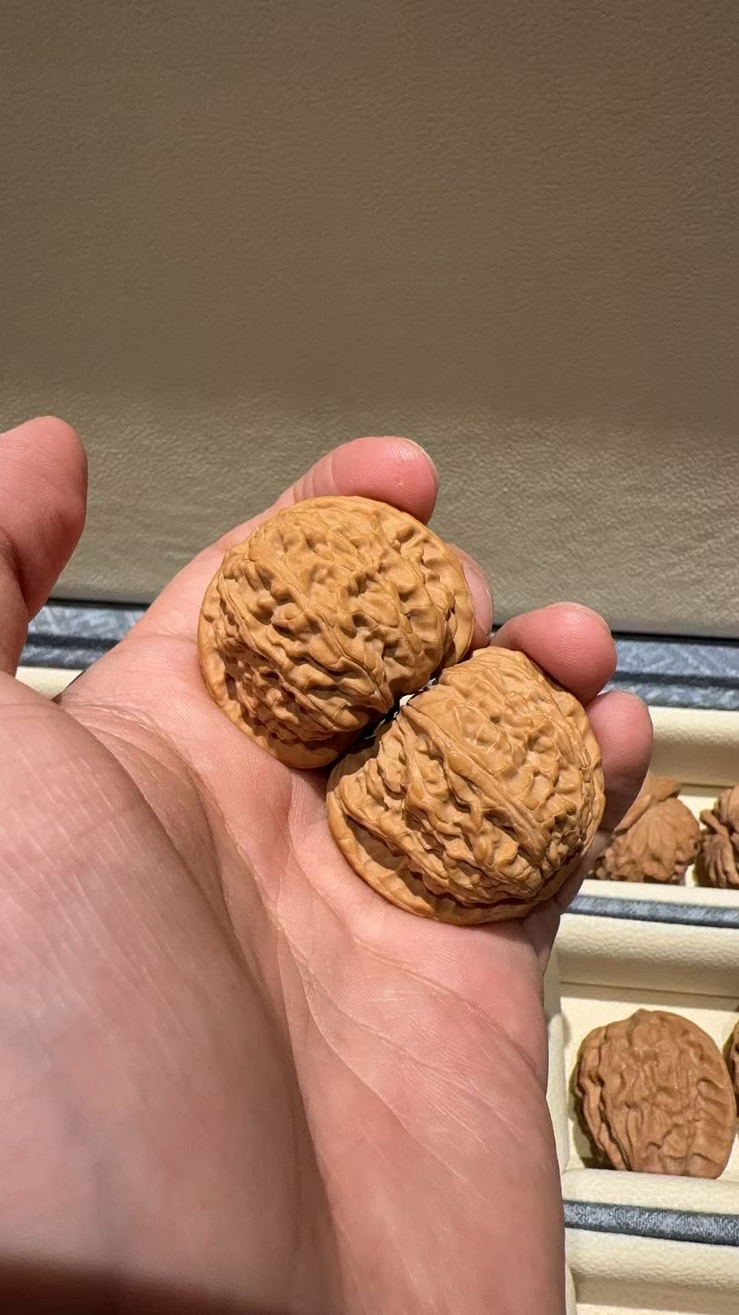 白狮子文玩核桃啊