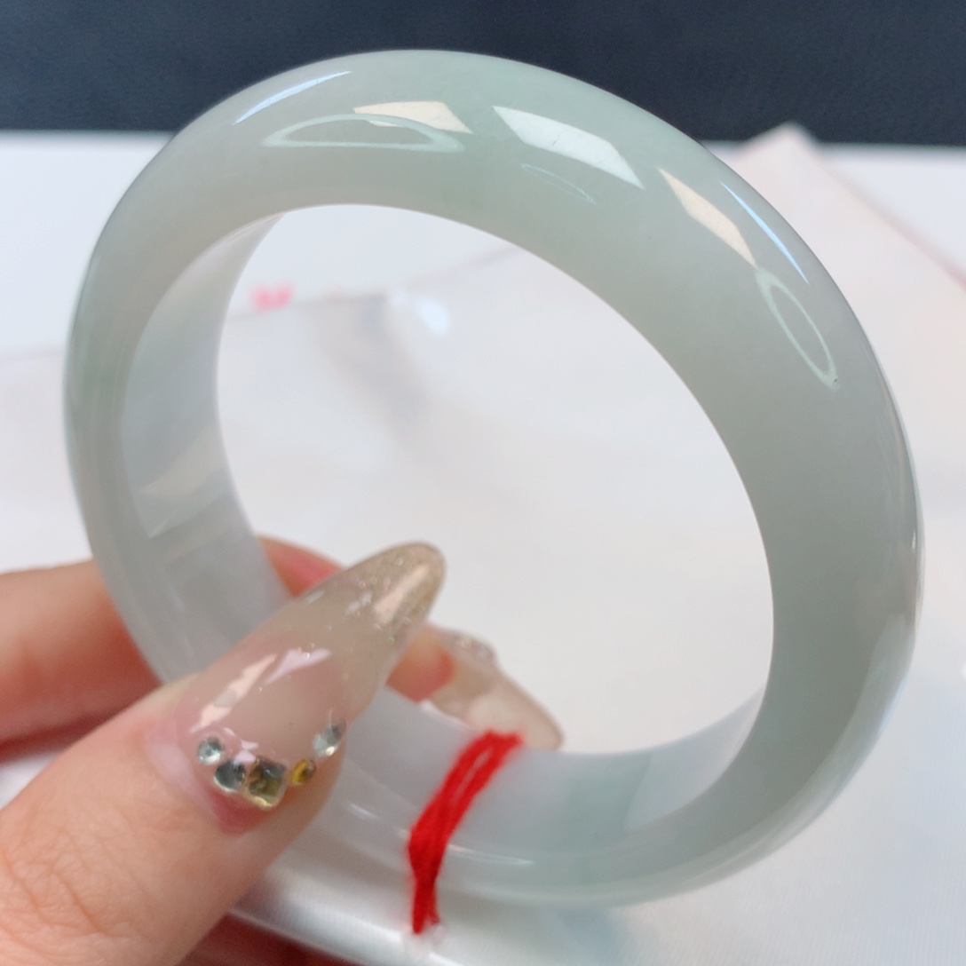 【闪购商品】翡翠手镯未镶嵌52圈