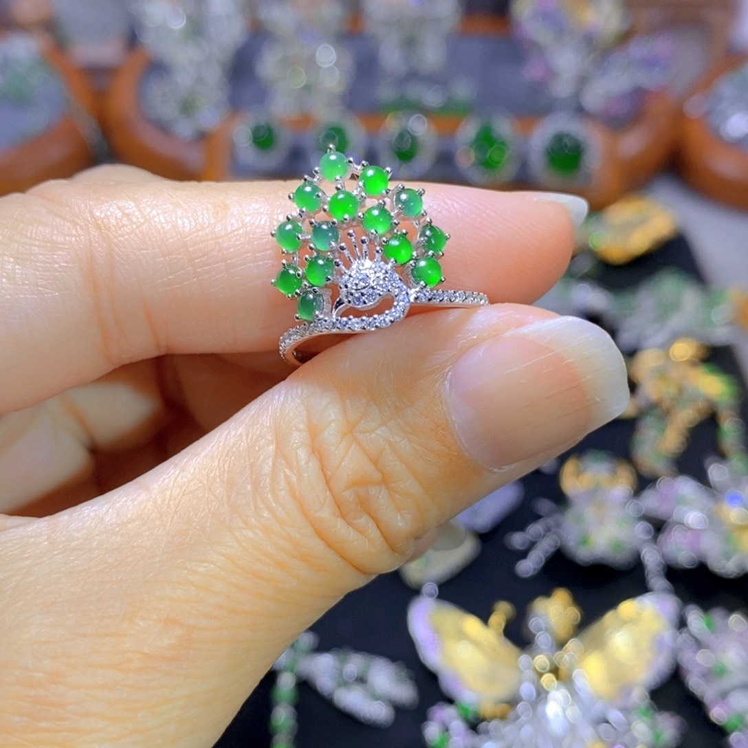 翡翠颈饰银S925镶嵌天然翡翠