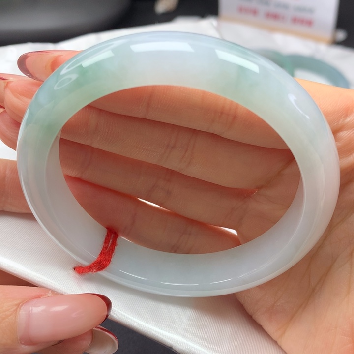 翡翠手镯未镶嵌59整圈