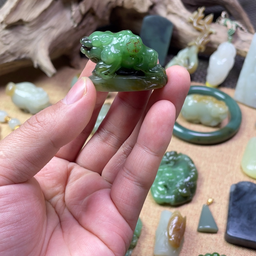 和田玉（碧玉）未镶嵌颈饰