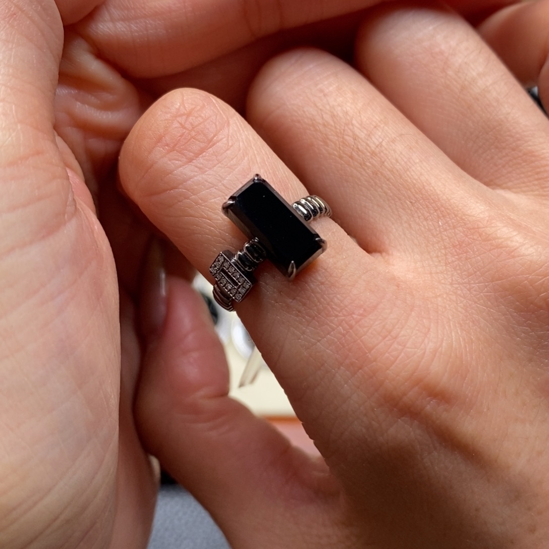 翡翠戒指18K金镶嵌无事牌