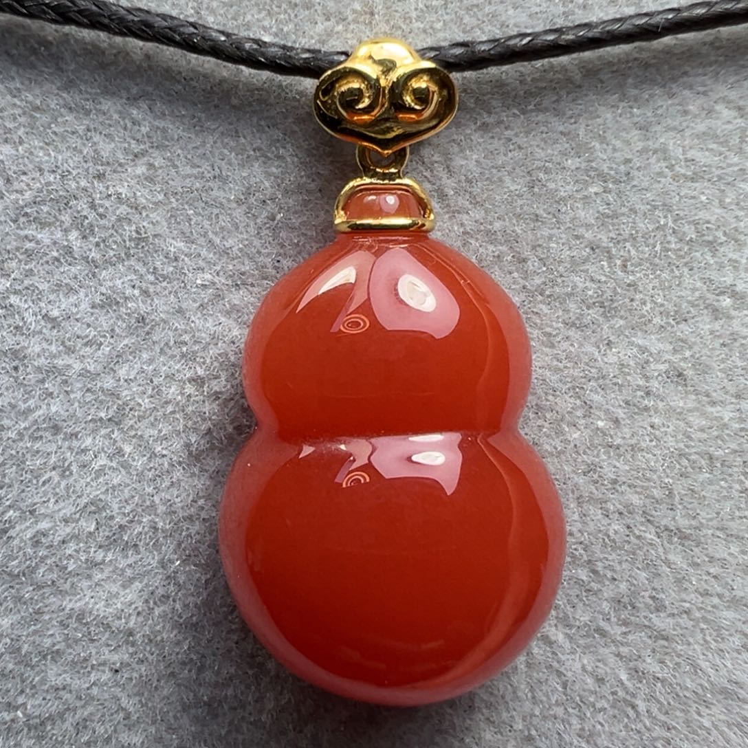 南红玛瑙18K金镶嵌吊坠