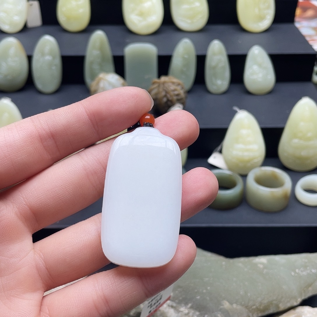 和田玉颈饰未镶嵌天*天