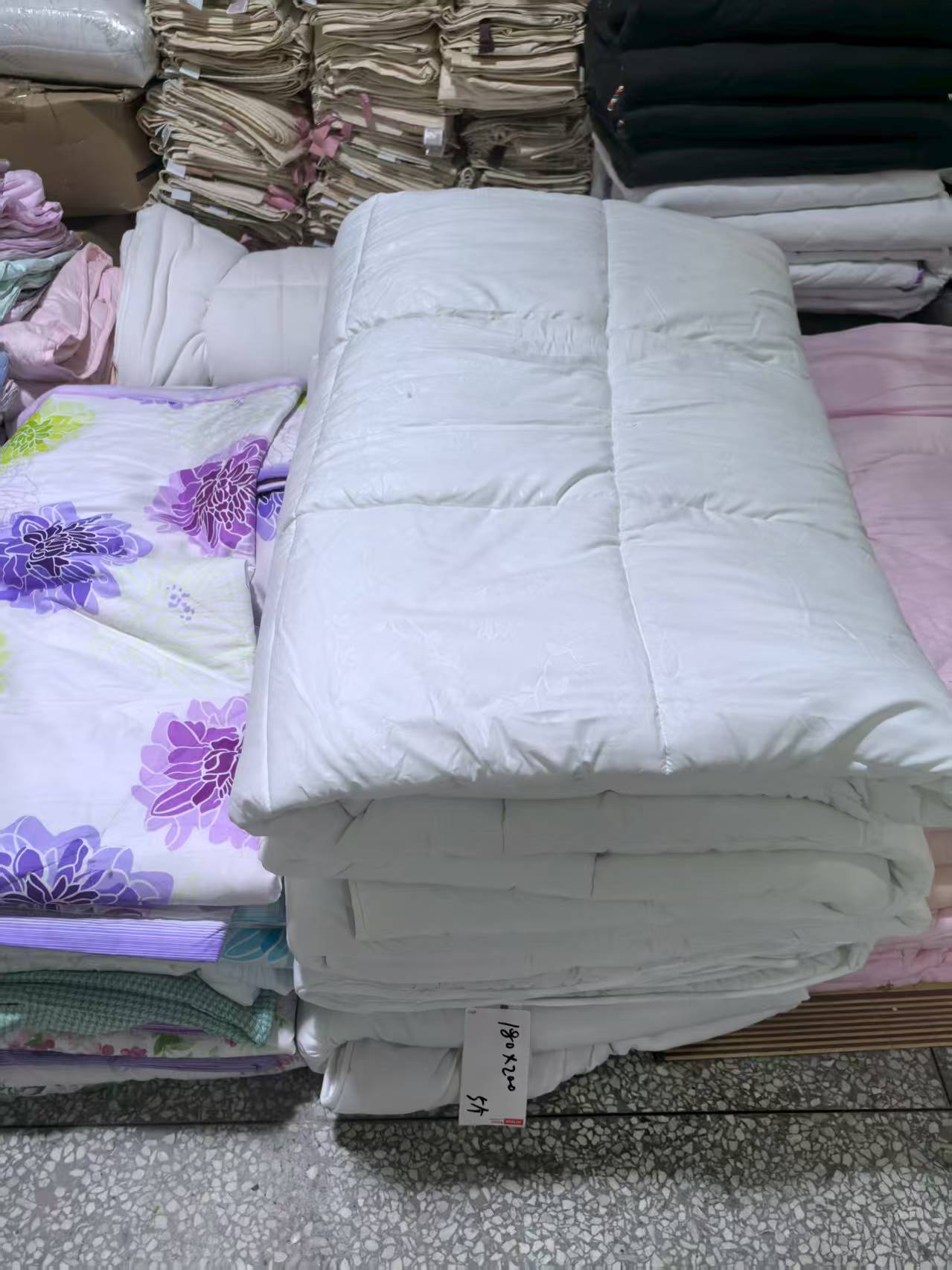 《厚广家》3楼180×200白色化纤超软被子 发1张
