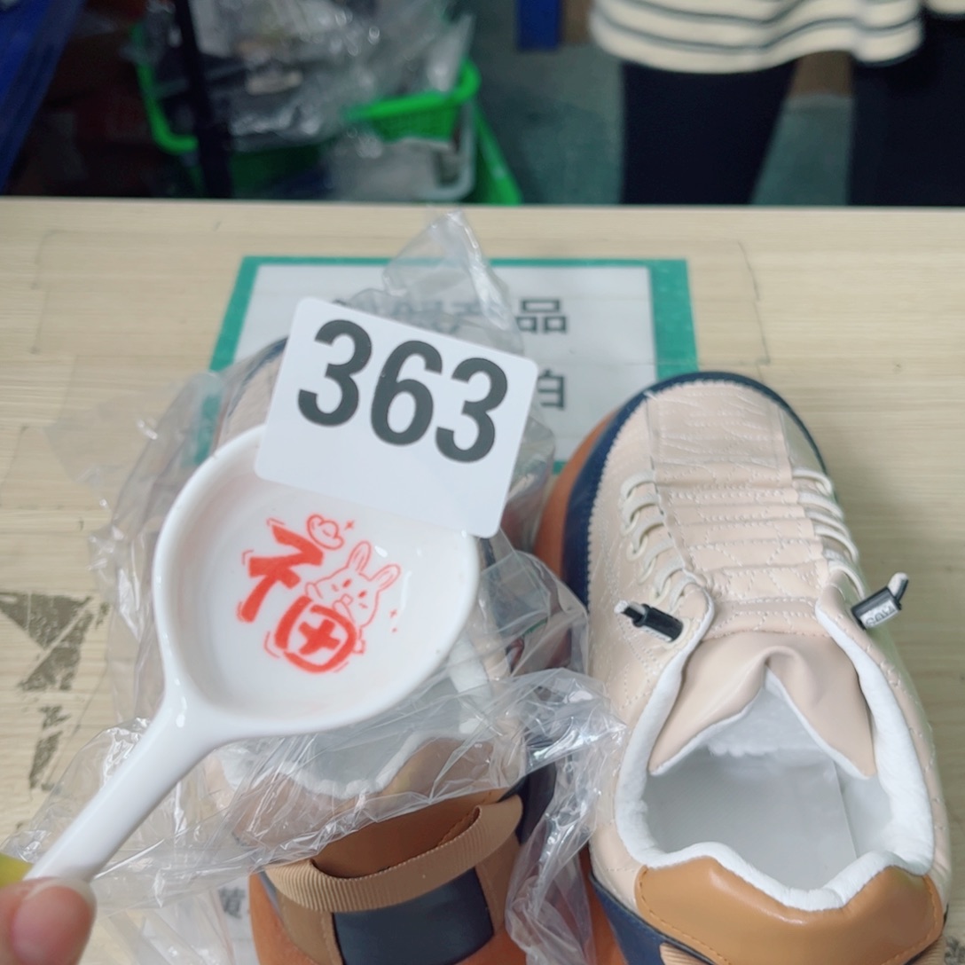 陶瓷摆件陶瓷摆件………………