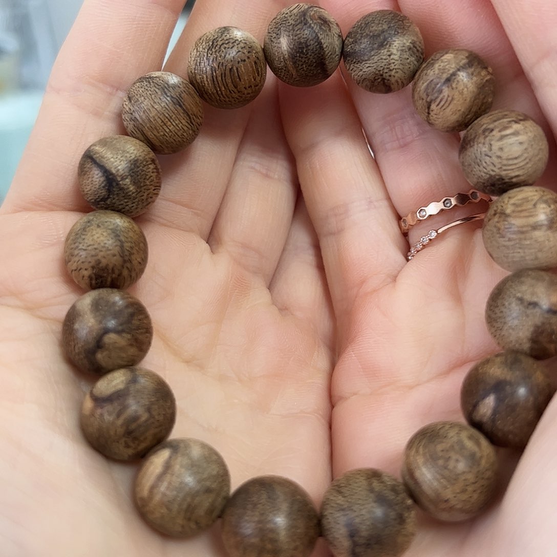 沉香沉香碎屑菩萨棋 卡:1.32 重:15.54g