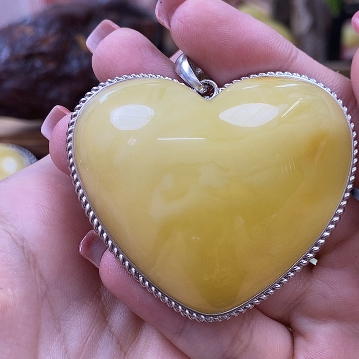 银S925镶嵌颈饰琥珀吊坠