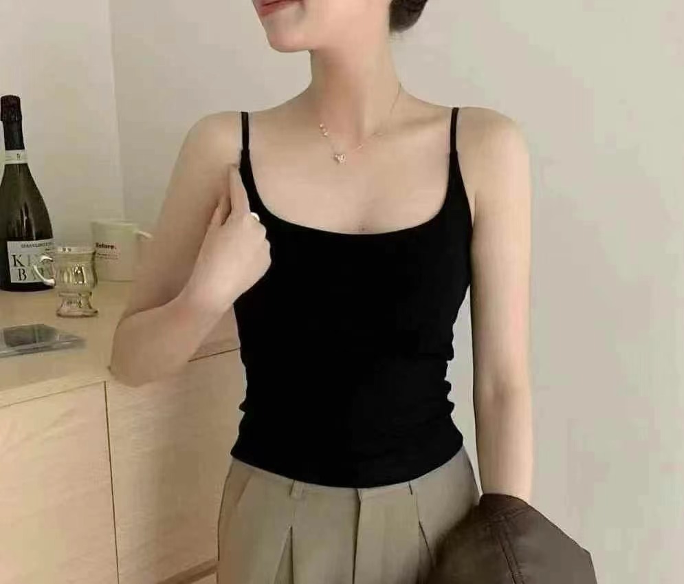 702#时尚圆领纯色显瘦百搭无袖背心吊带打底带胸垫女