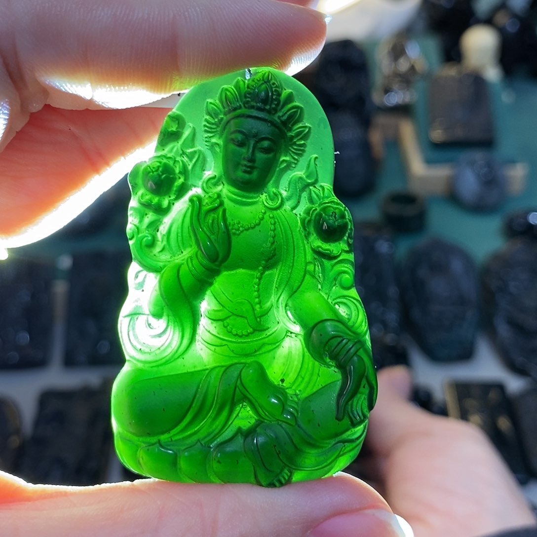 蛇纹石玉颈饰未镶嵌