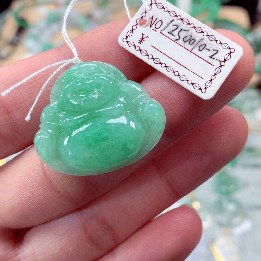 翡翠颈饰未镶嵌翡翠吊坠