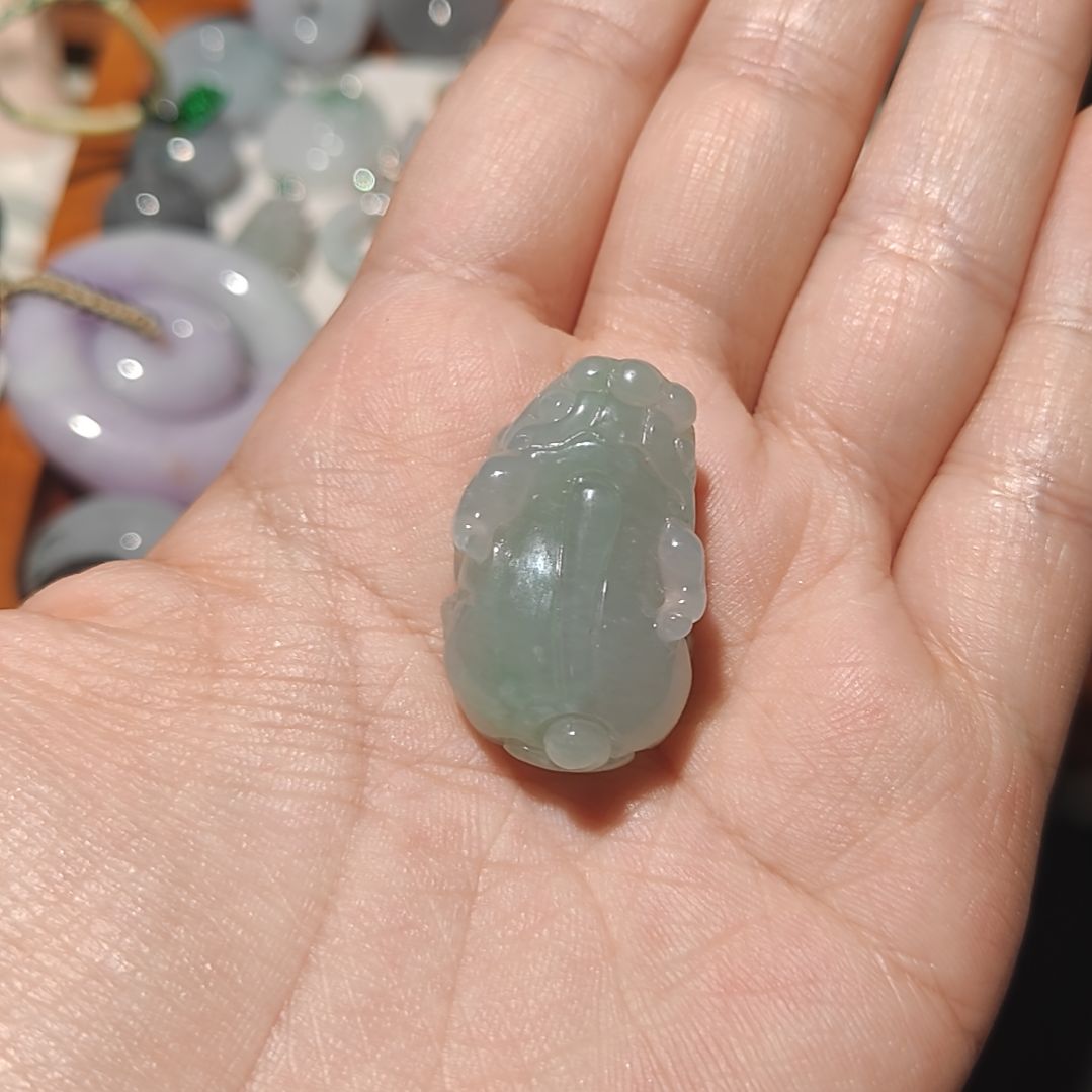 靖***韵翡翠散珠未镶嵌翡翠