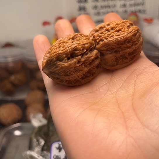 野生小众红皮核桃核桃