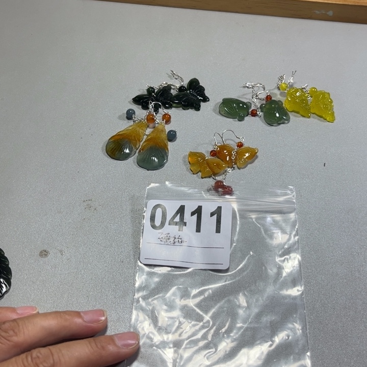 福***满蛇纹石玉合金耳饰