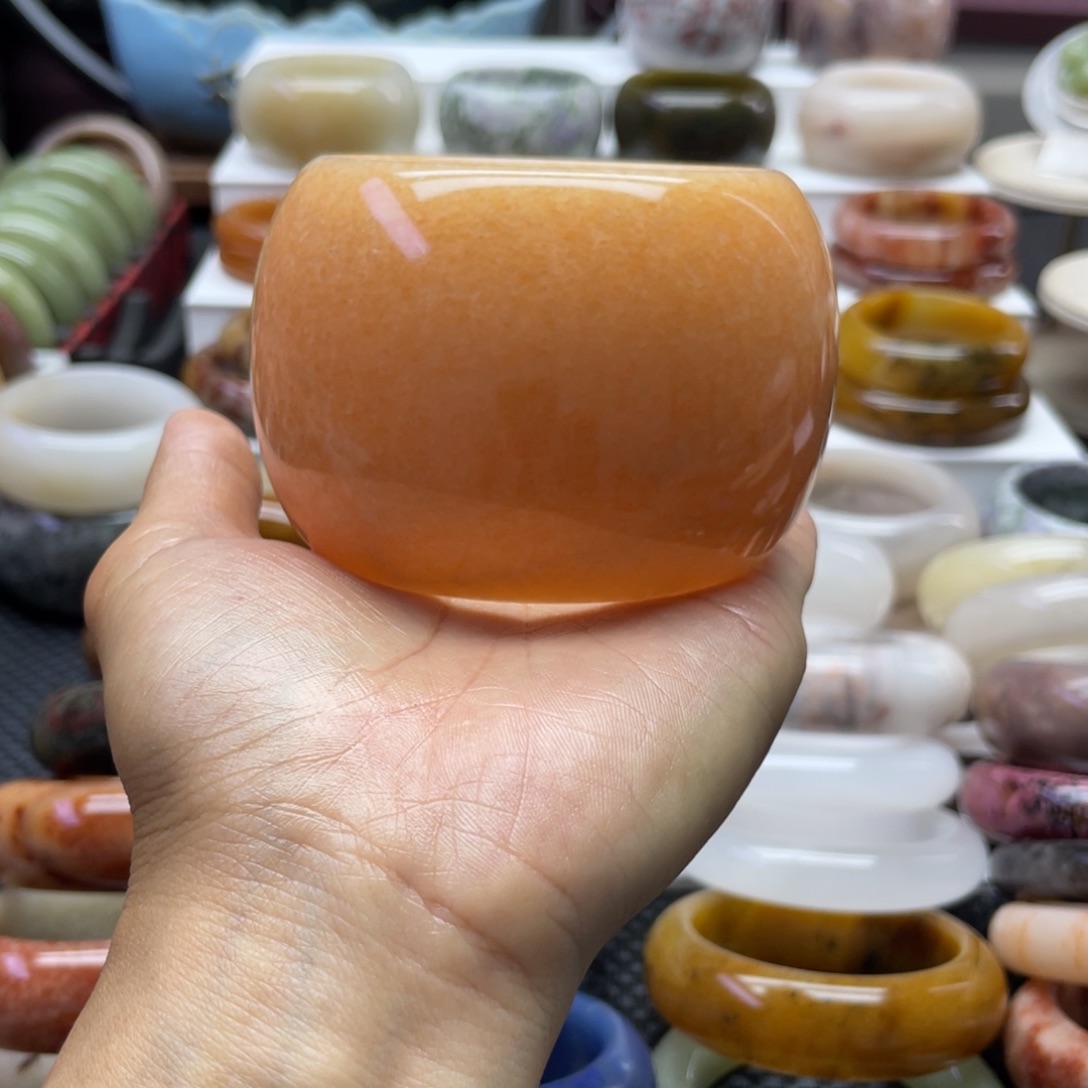 石英岩玉手镯未镶嵌ℋ****