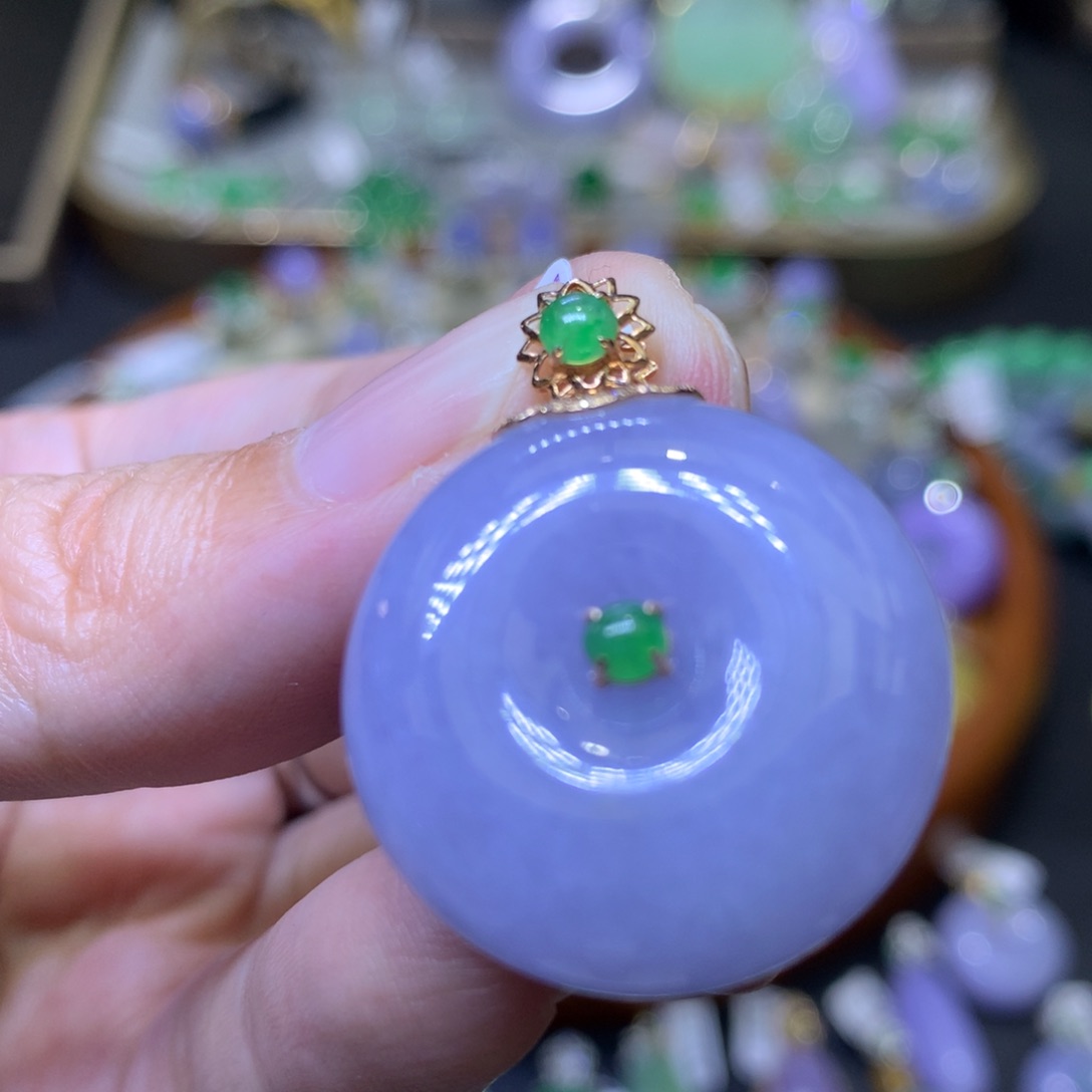 颈饰18K金镶嵌翡翠