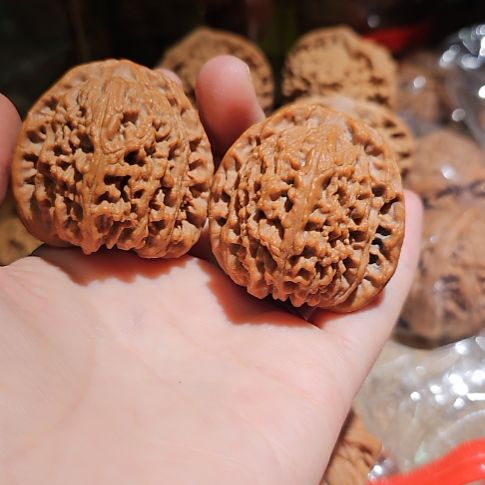 奔***子文玩核桃吊坠43南疆