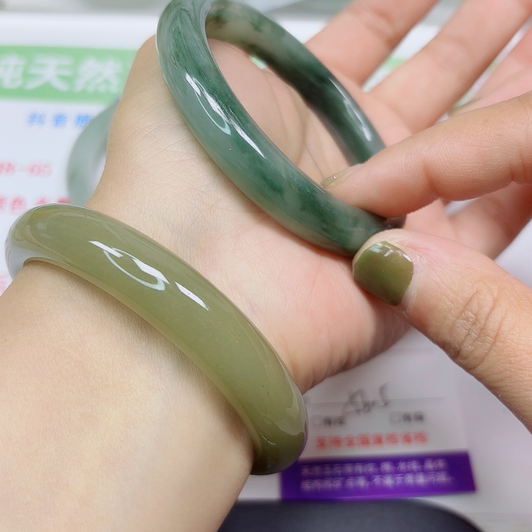 石英质玉未镶嵌手镯19/5655