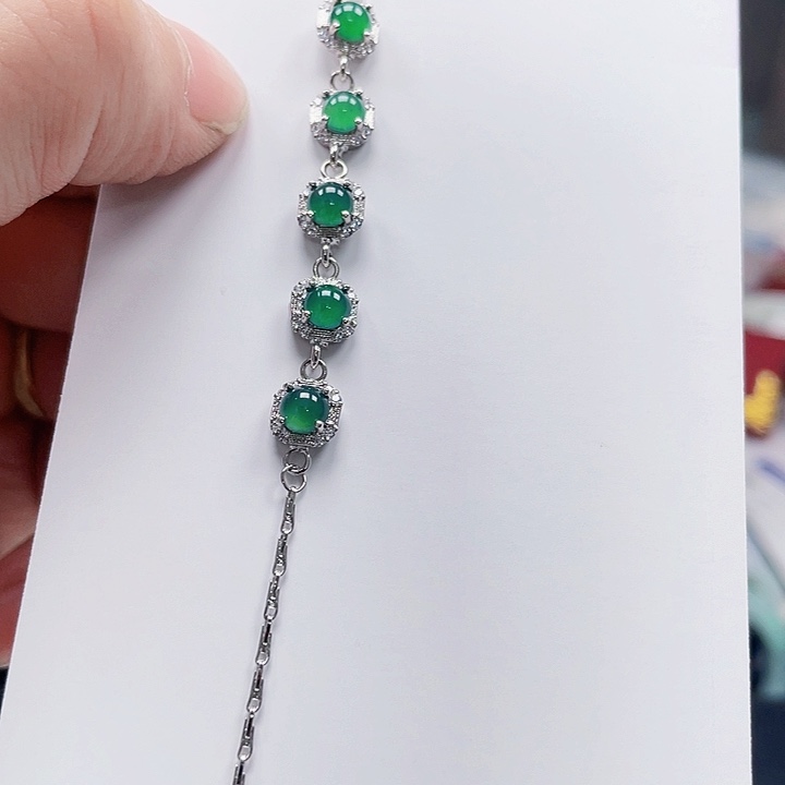 翡翠手链未镶嵌翡翠手链