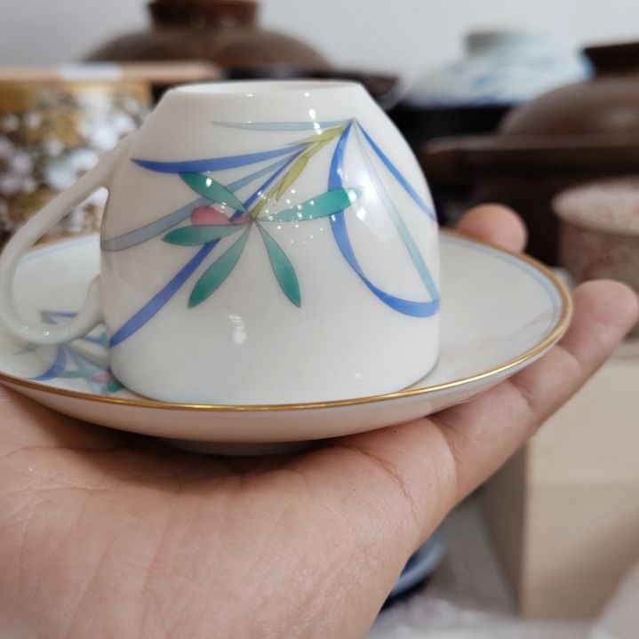 塑料小咖啡杯。。。。。