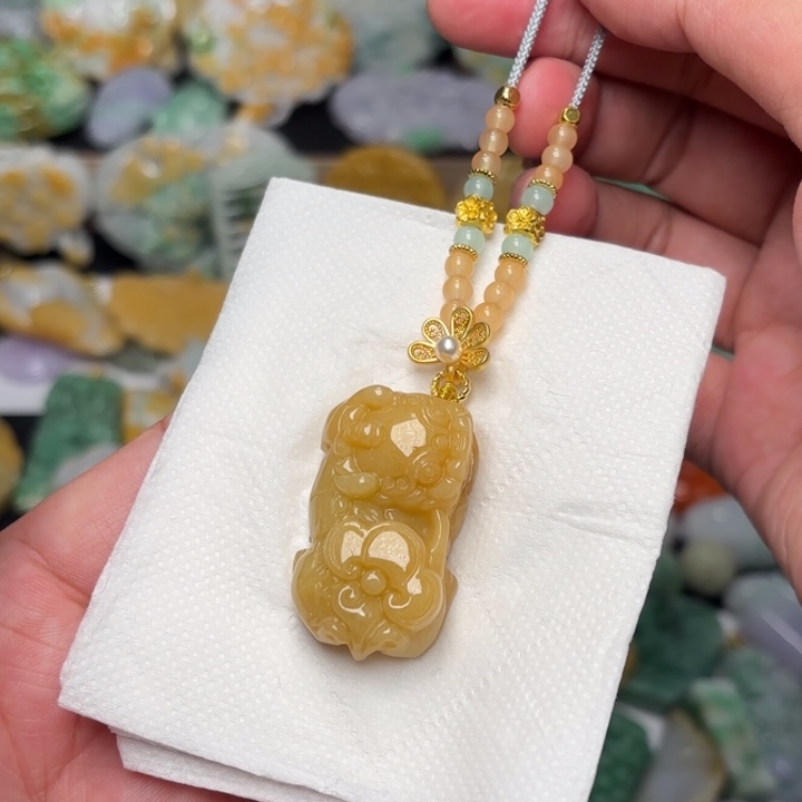 翡翠颈饰未镶嵌吊坠