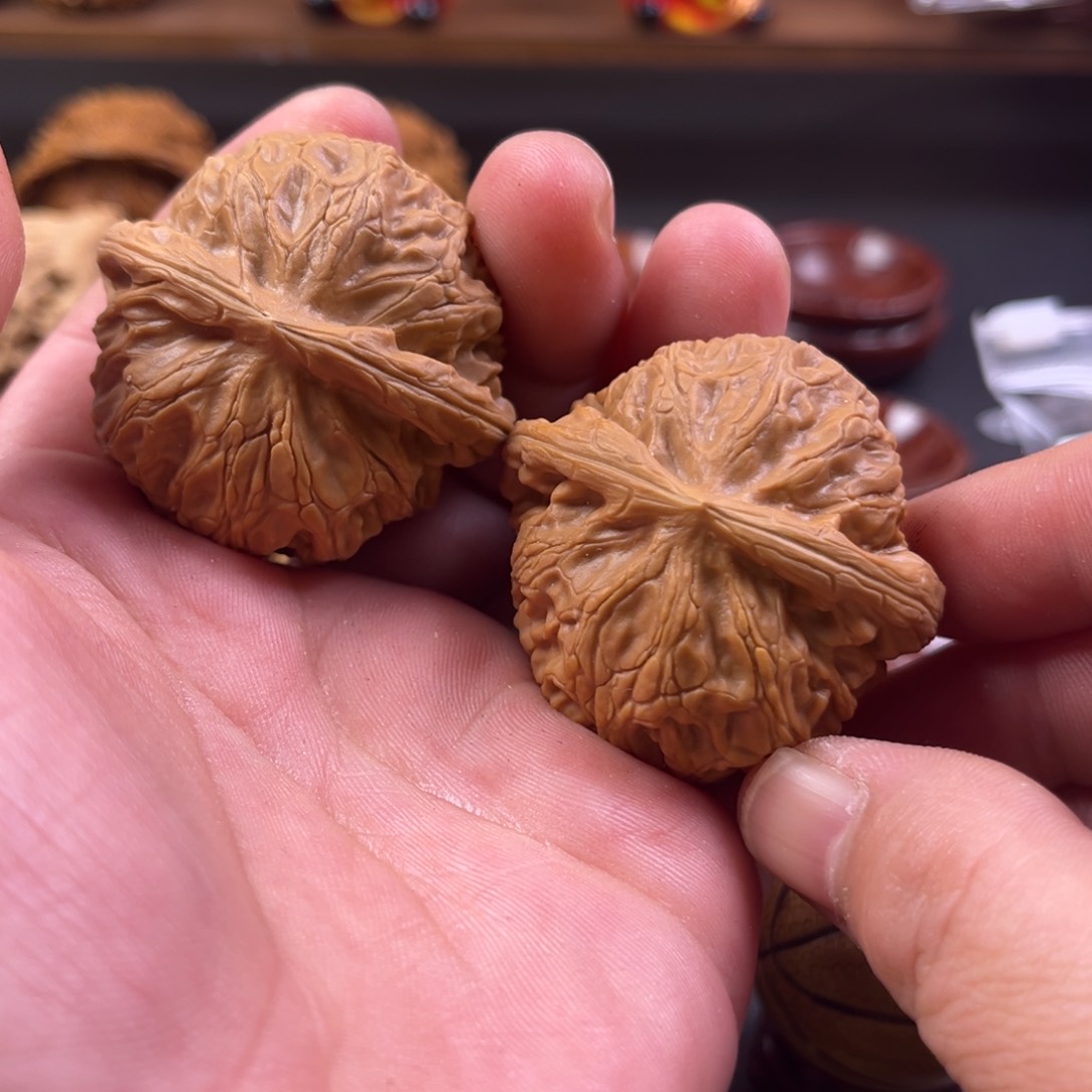文玩核桃把件宫灯玉玺狮子头
