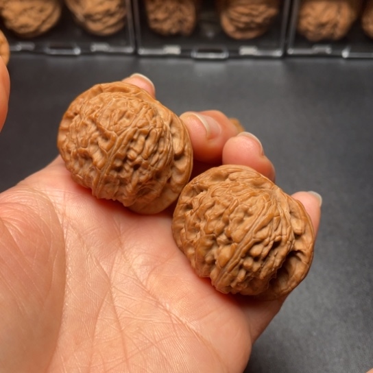 【闪购商品】把件文玩核桃闷白……